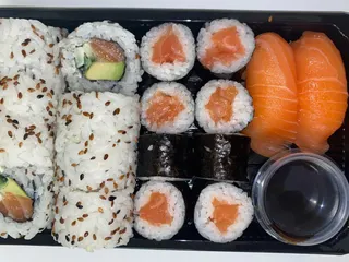 Sushi set 4 (18ks)