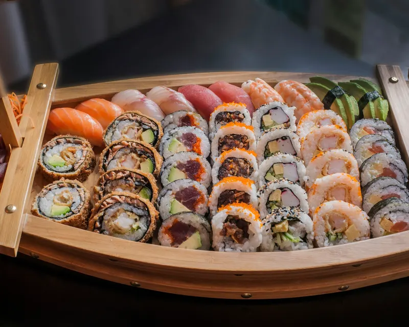 Čerstvé sushi na talíři